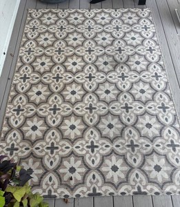O - Threshold Geometric Patio Rug