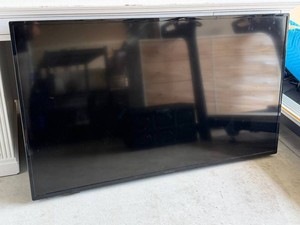 Flat-Screen TV - Insignia NS-50D510NA15 With Remote