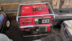 Honda em 2200x portable generator used has compression runs on ether