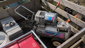 Campbell house field power pal air compressor 34 horsepower working