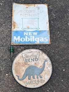 vintage Mobil gas Sinclair Dyno gasoline collectible signs man cave