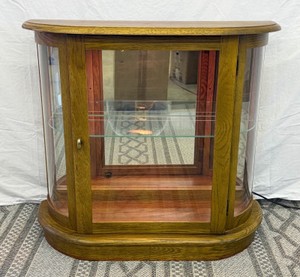 Peite Entry Curio Cabinet wLight - 29in T x 32.5in W x 12in D