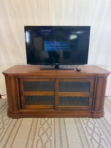 Samsung 42 TV w Remote