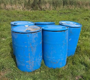 Lot of 5 Food Grade Plastic Drums (55 Gallon)