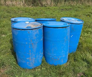 Lot of 5 Food Grade Plastic Drums (55 Gallon)