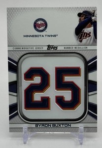 Byron Buxton 2022 Topps Commemorative Medallion Minnesota Twins Baseball Card No. JNM-BBU