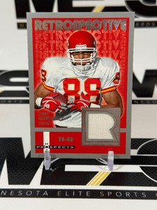 Tony Gonzalez Game-Used Jersey Patch 2006 Fleer Retrospective Hot Prospects #RE-TG Football Card