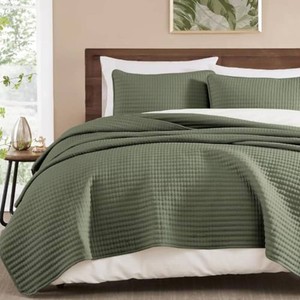 $54 King Size Quilt-Lightweight Bedspreads Olive Green King Quilt Bedding Set