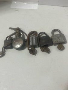 5 Vintage Padlocks and Keys Master, Walsco, Bil-Trite, Yale