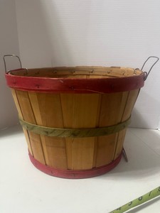 Cute Vintage Apple Basket