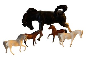 LR - Five Vintage Horse Figurines