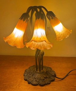 MB - Tiffany-Style Pond Lily 5-Light Table Lamp