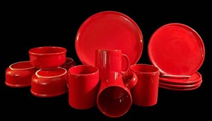 DR - Red Dinnerware Set - Waechtersbach Spain 16-Piece