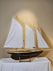 1930s Style Wooden Hull Model Cruiser