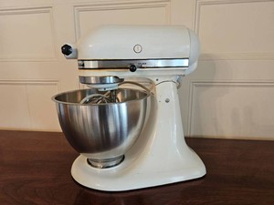 4.5 Quart KitchenAid Mixer
