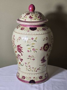 Large Chinoiserie Floral Lidded Temple Jar