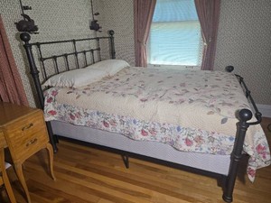 Traditional Full Black Metal Cannonball Bed Frame