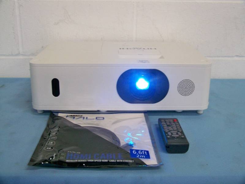 Hitachi CP-WU5505 WUXGA 5000 Lumen HD Home Theater LCD Projector  Projection System with Remote Control and HDMI Cable