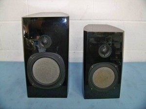 (2) MIscellaneous Bookshelf Speakers - Black