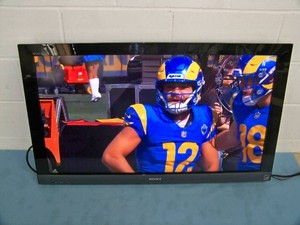 40 Sony BRAVIA KDL-40EX400 1080p LCD HDTV  Television