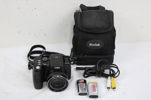 Kodak EasyShare Z1012 IS 12x Digital Camera With Case - Untested