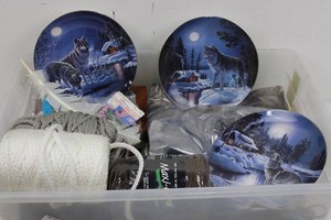 Wolf-Themed Decorative Plates & Craft Supplies Mixed Lot