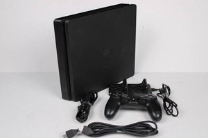 Sony PlayStation 4 Console Bundle With DualShock 4 & Charging Dock (For parts only)