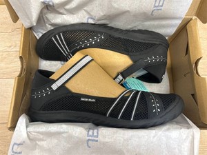 $595 JBU Maya Water Ready Black  Off White Size 9 (Box of 7 Pairs) $594.93