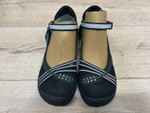$340 JBU Maya Water Ready Black / Off White Size 7 1/2" (Box of 4 Pairs) $339.96