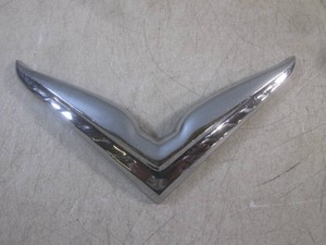 (CSB) 1951-1952 Chrysler New Yorker Hood Ornament V Emblem #1373270