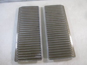 (BS) Pair of Vintage 1971-1972 Oldsmobile Cutlass 442 Hood Vent Grills 410385 LH and RH