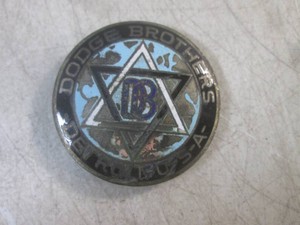 (CNTR) Vintage 1917-1925 Dodge Brothers Radiator Badge Emblem