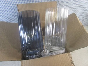 (BS) Case of 4 Glass Vases 2 Blue 2 Clear