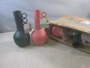 (CS) 4 New Metal Vases 8 34 Tall