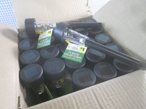 (A-2) Case of 25 Plastic Solar Stakes