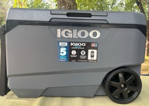 Igloo 90-Quart Maxcold Latitude Wheeled Cooler