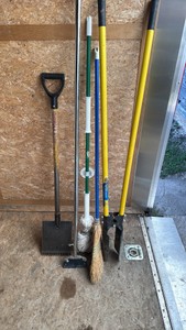 Roofing Shingle Shovel, Manual Post-Hole Digger & Long-Handled Tool Lot