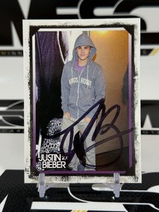 Justin Bieber Auto 2011 Panini Bieber Time 2.0 #10 Trading Card
