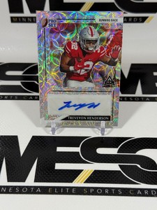 Treyveyon Henderson Auto RC 20 2022 Leaf Pro Set Metal Silver Saleidoscope #PA-TH1 Numbered 520 Rookie Football Card