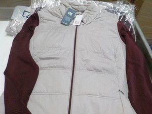 6 Jackets Cutter and Buck Maroon size XXXL and 3 size XXL