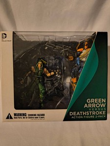 DC Collectibles Injustice Gods Among Us Green Arrow vs. Deathstroke action figure 2 pack