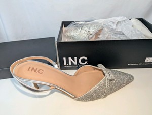 NIB I.N.C. International Concepts Womens Gelsey Slingback Kitten-Heel Pump in silver crystal, size 10