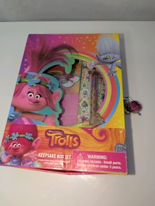 NIB DreamWorks Trolls Keepsake Box Set