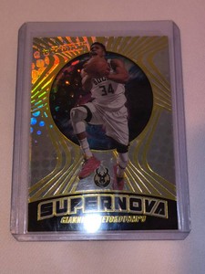 Giannis Antetokounmpo card