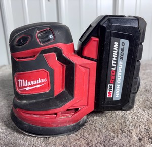 Milwaukee M18 Lithium-Ion Cordless 5 in. Random Orbit Sander wBattery