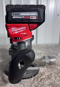 Milwaukee M18 FUEL Lithium-Ion Brushless Cordless Compact Router w Compact Router Plunge Base & wBattery