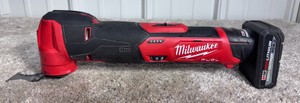 Milwaukee M12 Lithium-Ion Cordless Oscillating Multi-Tool wBattery