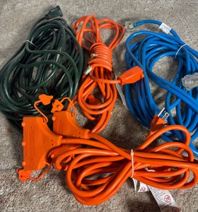 Large Lot of Cords 3 Extension Cords (25ft, 50ft), 2 3-Way Cords (6ft)