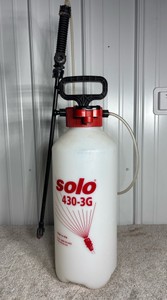 SOLO 430 3-Gallon Handheld Pressure Sprayer