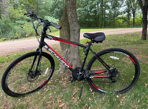 Mens 2017 Schwinn Circuit 700c (28 inch) Hybrid Sport Bicycle wHelmet